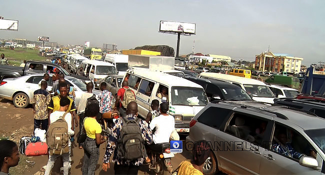 Six-hour nightmare as bridge repairs choke Lagos-Ibadan Expressway